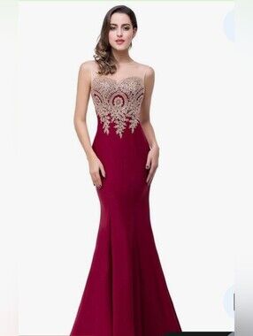 Baby Online Burgundy & Gold Appliqué Illusion Evening Gown Size Medium